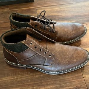 Men’s size 8 leather shoes